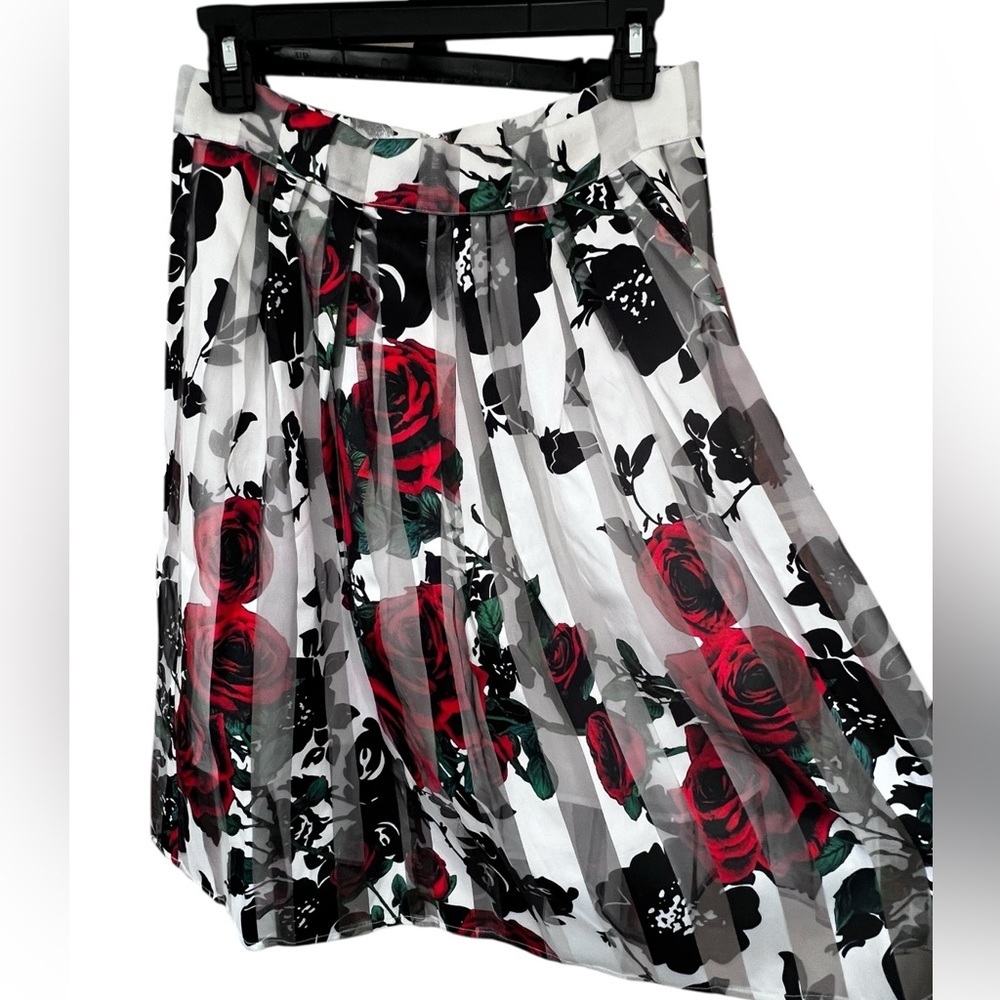 Paprika Red and Black Floral A-Line pleated Skirt - Picture 5 of 8
